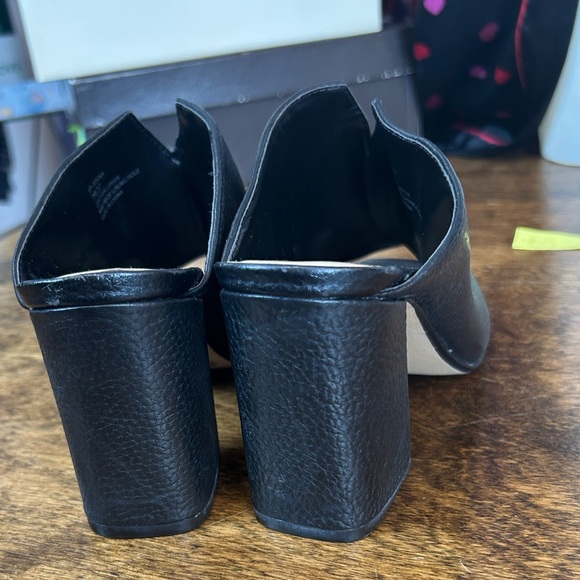 Vince Camuto Black peep toe Leather Heels - Picture 15 of 16